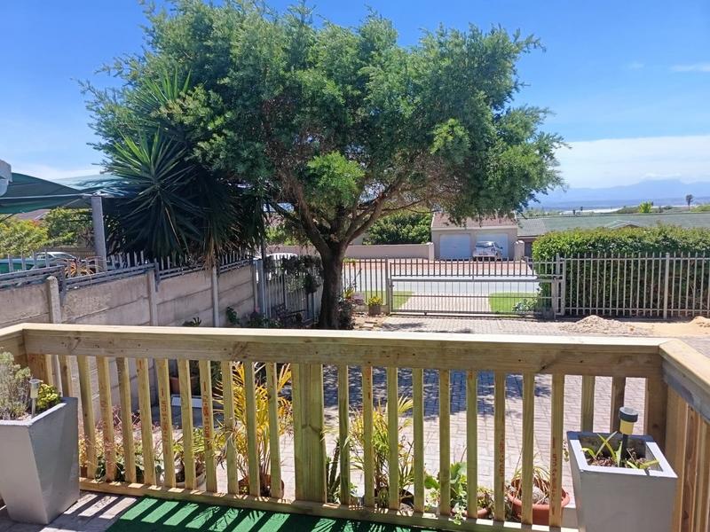 4 Bedroom Property for Sale in Heiderand Western Cape